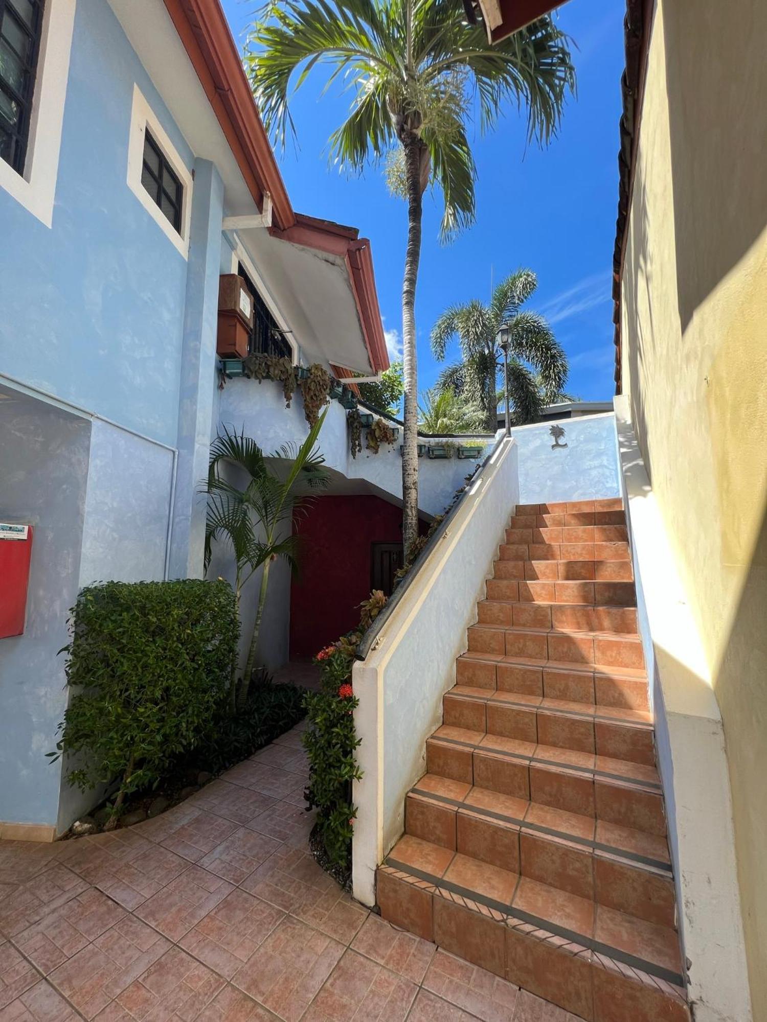 Tropical Gardens Suites And Apartments Coco Exterior foto