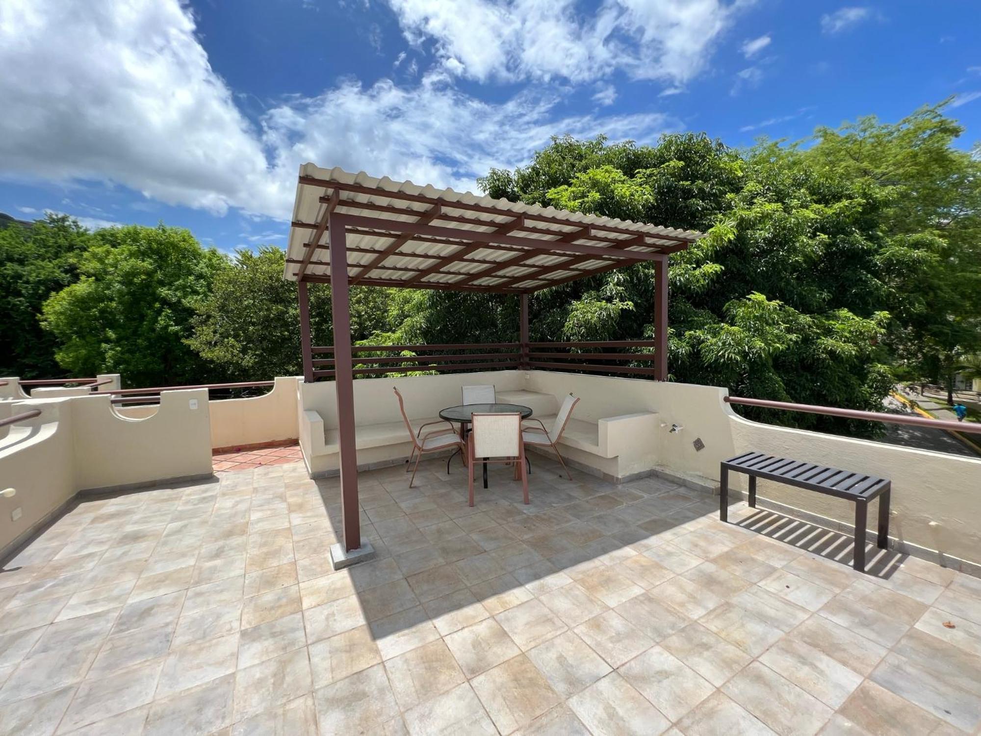 Tropical Gardens Suites And Apartments Coco Exterior foto
